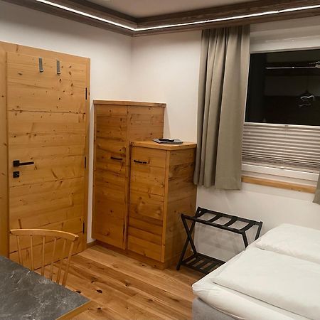 Pension Und Apartment Edelweiss Heiligenblut Buitenkant foto