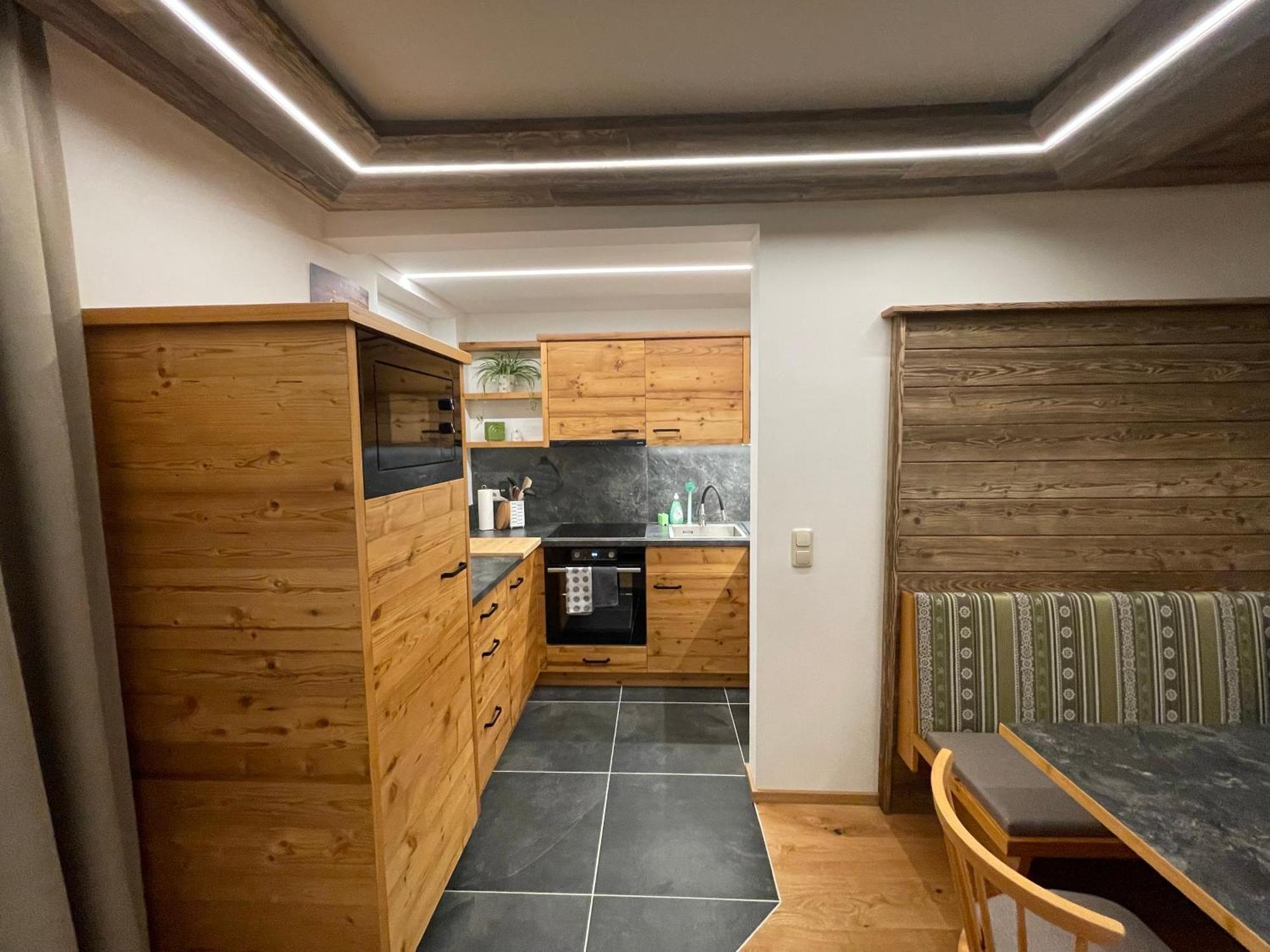 Pension Und Apartment Edelweiss Heiligenblut Buitenkant foto