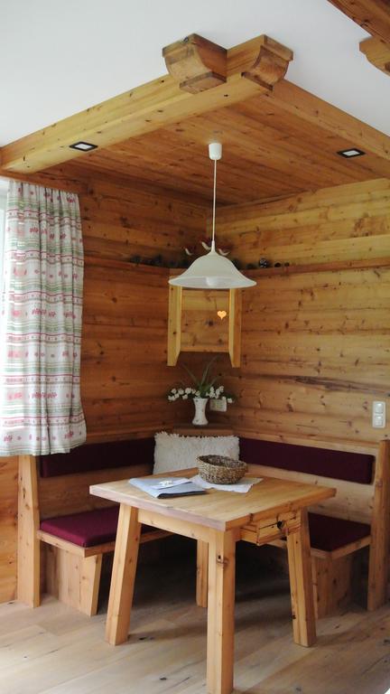 Pension Und Apartment Edelweiss Heiligenblut Buitenkant foto