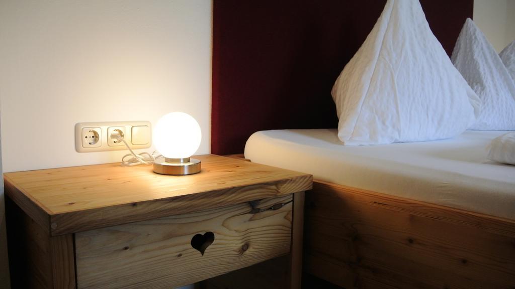 Pension Und Apartment Edelweiss Heiligenblut Buitenkant foto