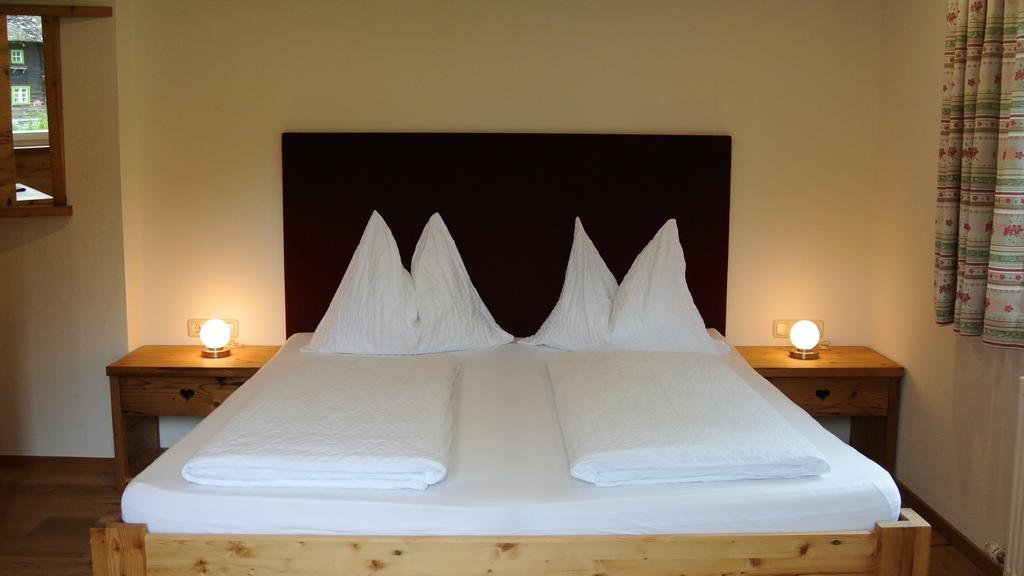 Pension Und Apartment Edelweiss Heiligenblut Buitenkant foto