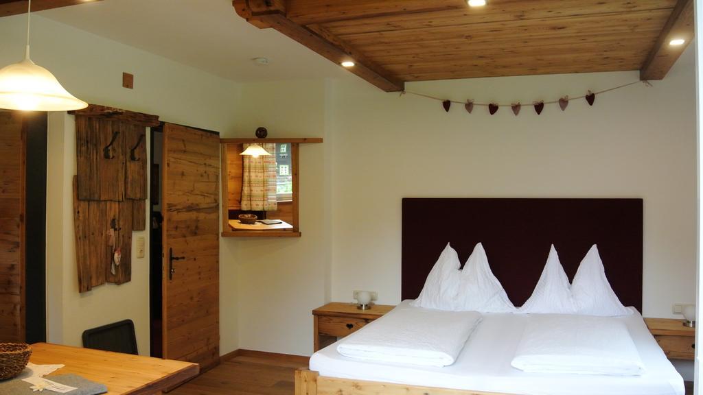 Pension Und Apartment Edelweiss Heiligenblut Buitenkant foto