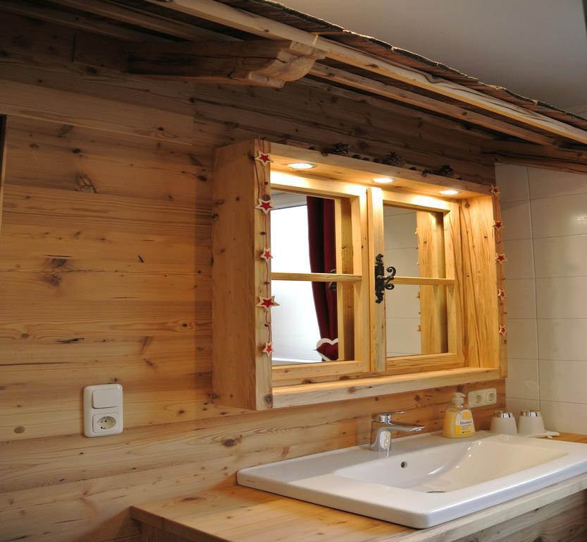 Pension Und Apartment Edelweiss Heiligenblut Buitenkant foto