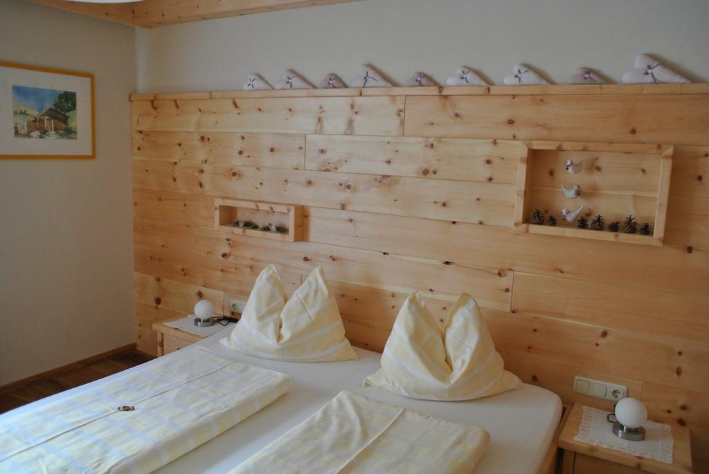 Pension Und Apartment Edelweiss Heiligenblut Buitenkant foto