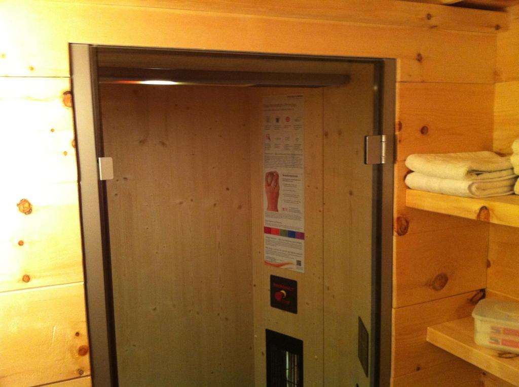 Pension Und Apartment Edelweiss Heiligenblut Buitenkant foto